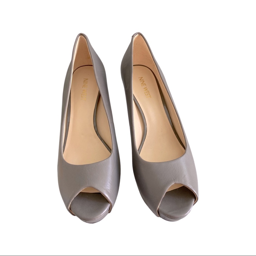 New Nine West Grey Leather Peep Toe Platform Heels.